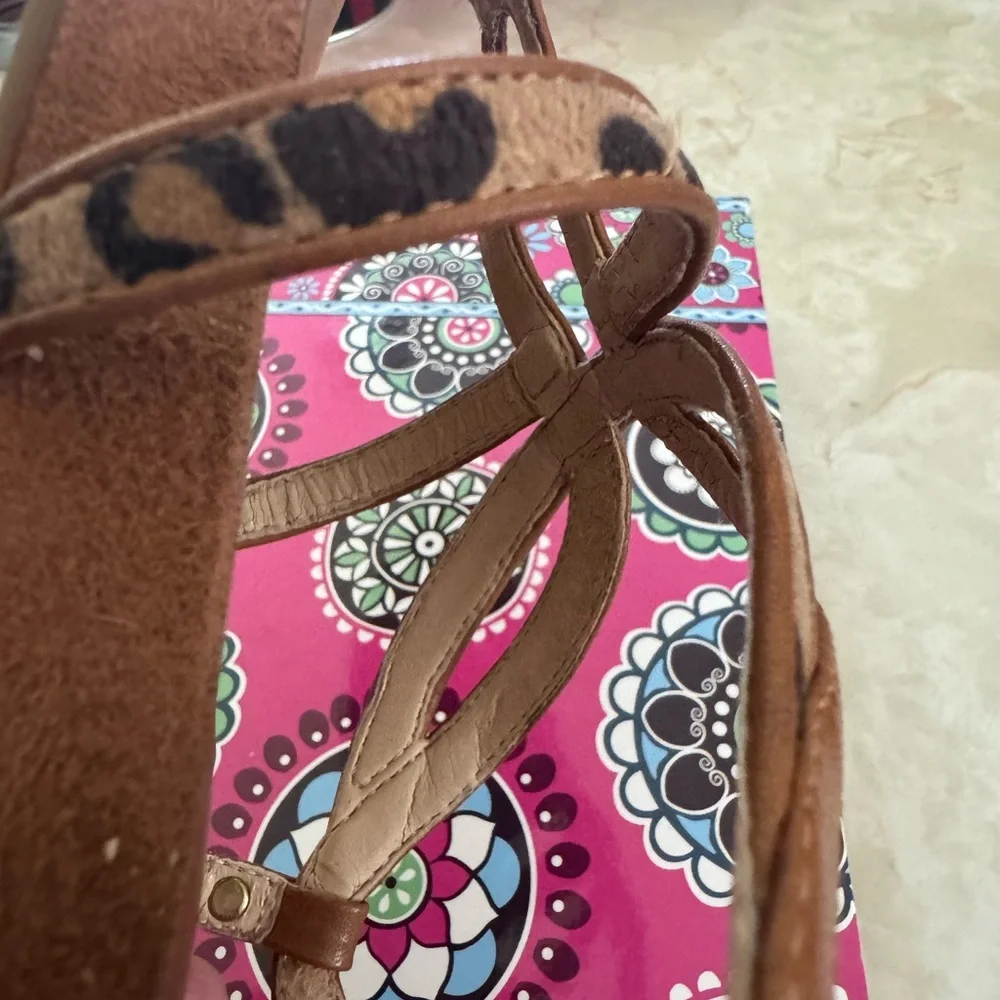 Isaac Mizrahi Cognac & Leopard Thong Sandals! ECU - Picture 6 of 9